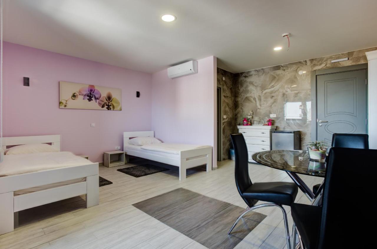 Apartments Singidunum 4 Lux Belgrad Exteriör bild